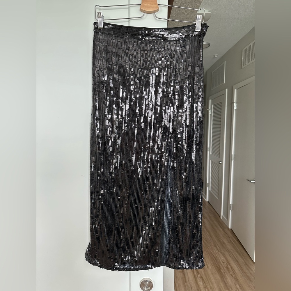 H&M Black Sequin Pencil Skirt